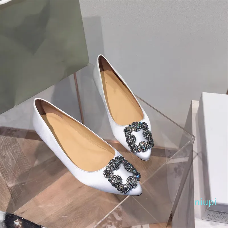 2022 Designer Ladies Sandals Sexiga bröllopskor Silk Rhinestones Champagne Square Buckle Leather Luxury Shoes Baotou 34-42