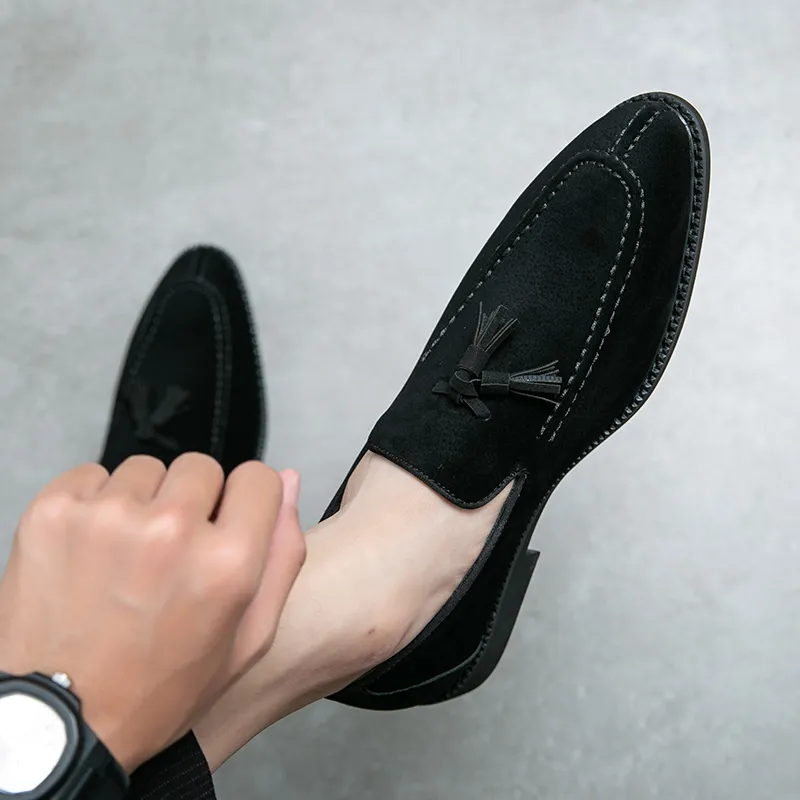 Loafers män skor faux mocka fast färg casual mode tofs dag professionell bankett enkel klassisk ungdom en pedal ärtor skor dh888