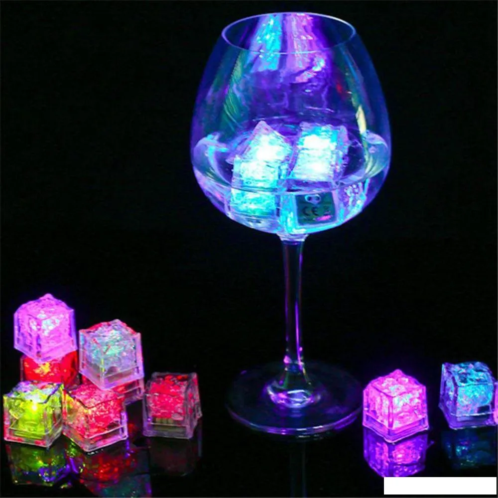 LED Cubetti di ghiaccio Incandescente Party Ball Light Luminoso Neon Wedding Festival Christmas Bar Forniture per la decorazione di bicchieri di vino