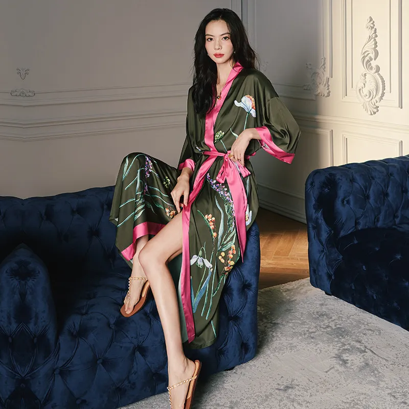 Satin Nightgown Women's Light Luxury Pajamas Kvinnors Vår och Summer Ice Silk National Style Camellia Home Service Blue CX220406