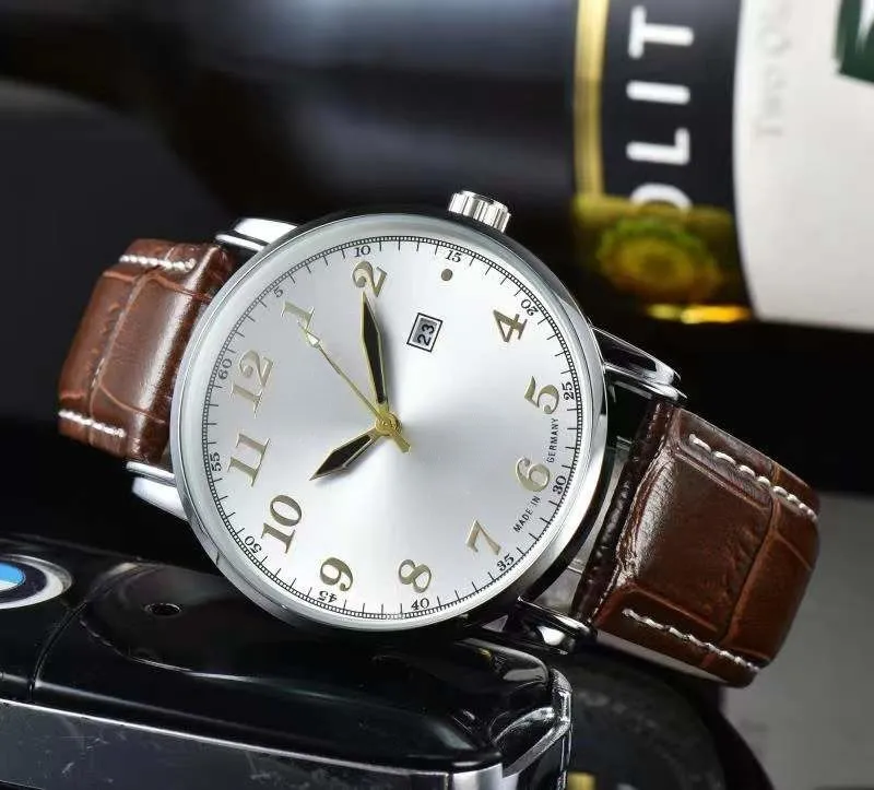 Montre à quartz pour homme d'affaires décontractée avec ceinture à 3 broches et deuxième cadran de vin rouge