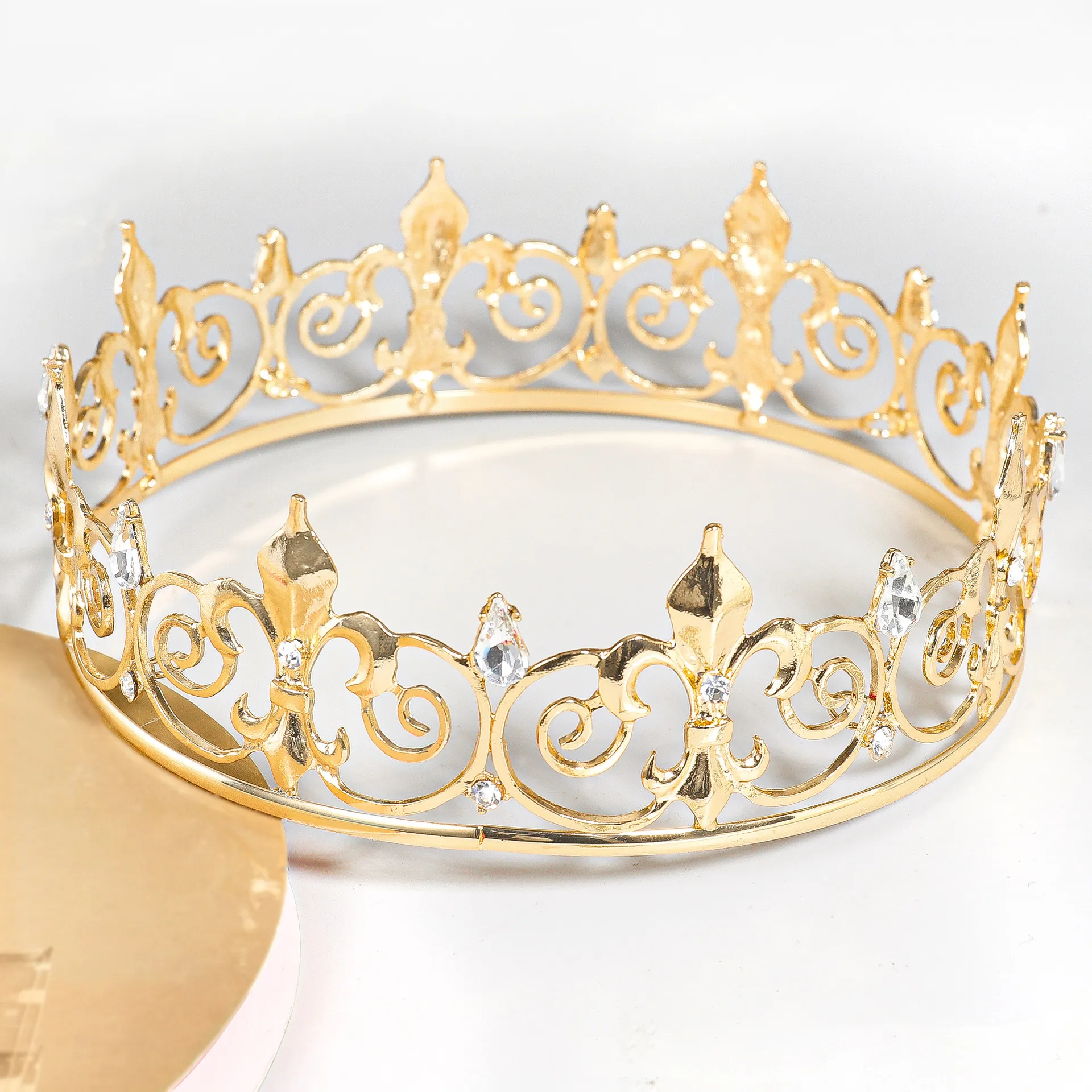 Copricapo Corona rotonda dorata Re Regina Tiara da sposa Copricapo da sposa Accessori per capelli in cristallo per feste