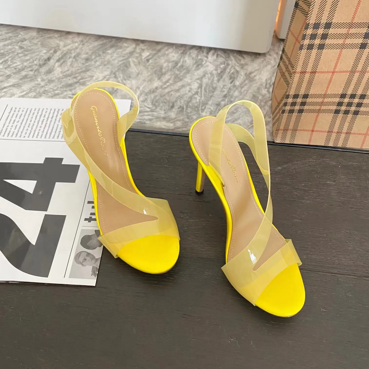 Gianvito Rossi 2022 Metropolis Sandals Ultra-Modern and Sealant 115mm Stiletto heel في 7 ألوان للبيع في الموضة