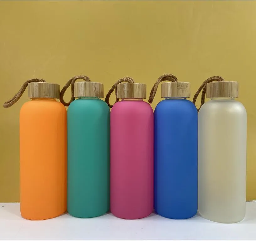 Bottiglie d'acqua in vetro smerigliato a sublimazione da 750 ml con coperchio in bambù Bicchieri colorati da 24 once Bottiglia per sport all'aria aperta per studenti 6 colori