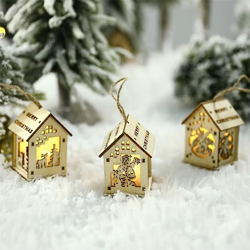 Świąteczna świetlista lampa kabina pusta rzeźbiony drewniany dom Glitter scena śnieg światło LED Święte dekoracje drzewa dekoracje domowe wiszący wisiorek 220815