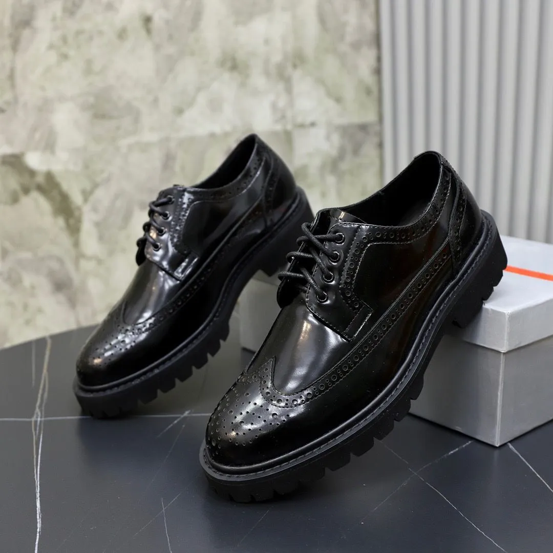 Elegant Gentleman Brushed Leather Derby Shoes Light Rubber Sawtooth ...