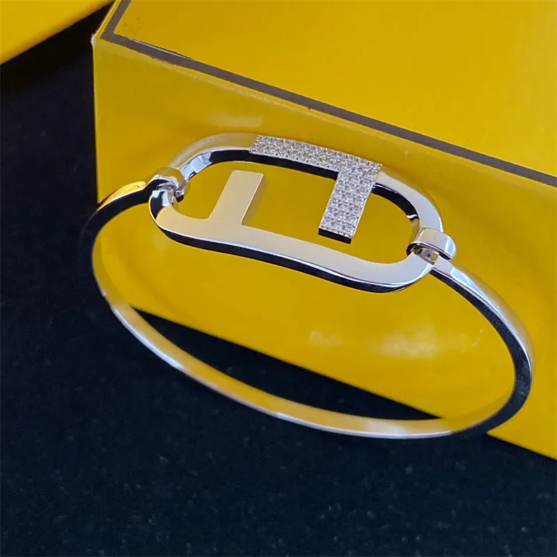 Designer Luxury Bracelets Fashion Casual Brand Bracelets Classic Golden Letter Diamond Bracelet Chain Chains 4 Styles With Box217P