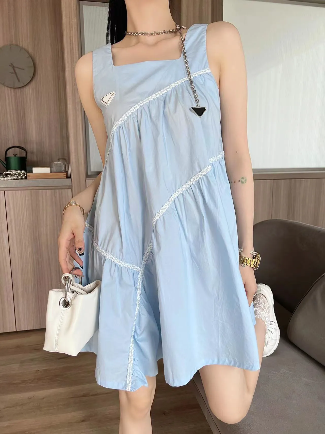 21ss women skirts brand sexy new dress Imported nylon material highlights the sense of luxury Matching shirt Comfortable and loose top detail design Suspender skirt