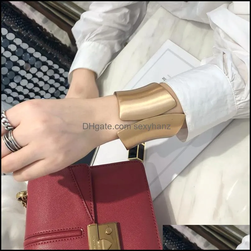 Bangle Bracelet Exaggerated Fashion Asymmetrical Wide Edge Brushed Alloy Gold Opening Metal Texture Bracelets Personality Spring Clasp Wrist Decoration