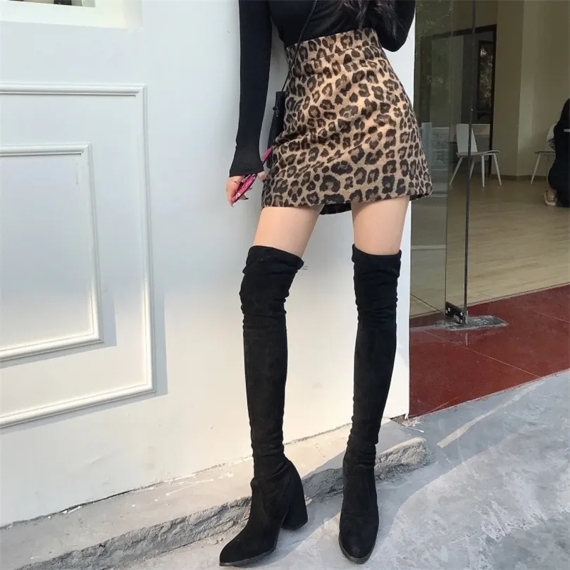 Werueruyu kvinnors leopard tryckt kjol hög midja sexig penna bodycon hip mini passar alla årstider avslappnad orm 220401