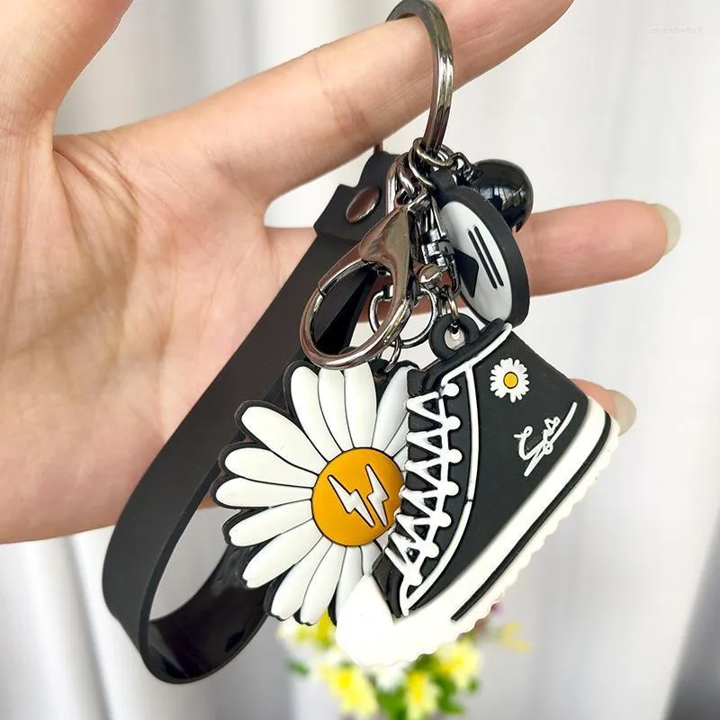 Keychains GD PMO Daisy Flower Shoes Keychain Bag Accessories Enek22