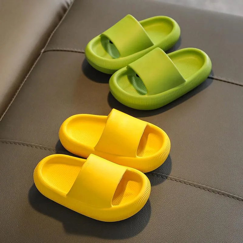 Pantoufles d'été pour enfants, chaussures de plage mignonnes pour garçons et filles, couleur unie, imperméables, antidérapantes, pour salle de bain, pantoufles souples pour enfants