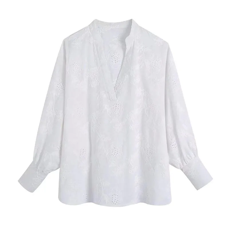 Chemisiers Femme Chemises Vêtements Féminins Mode Manches Longues Dames Chemise Vintage Découpe Brodée Haut Ample Col en V Blanc Chic Femme Blou