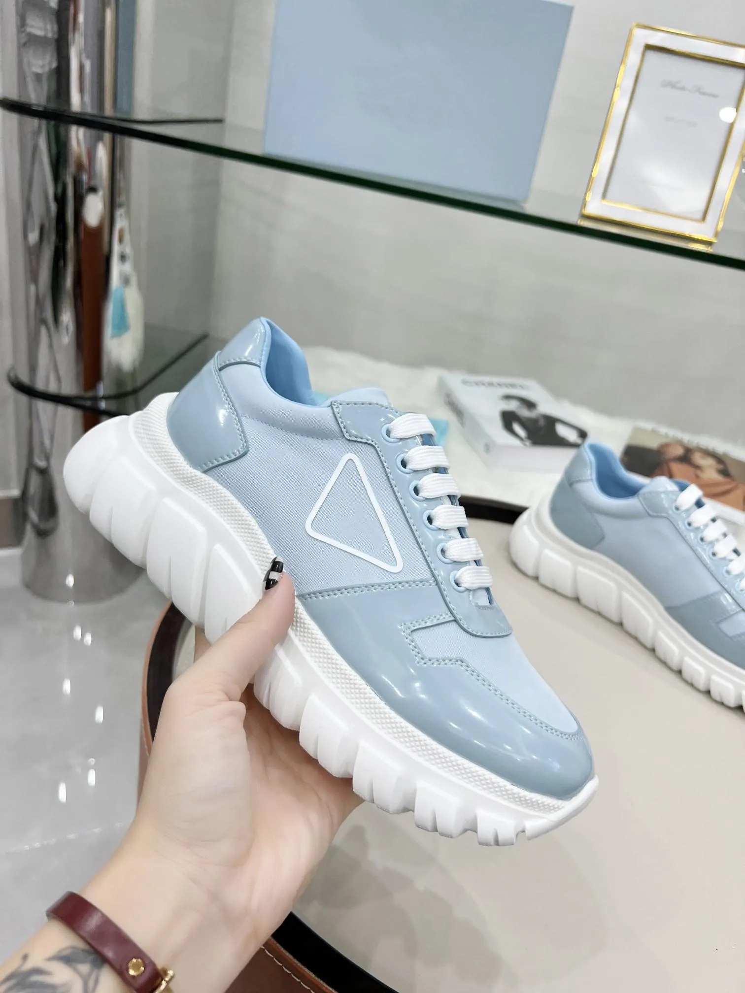 platform gym Casual shoes women Travel leather lace-up Trainers sneaker 100% cowhide Letters Thick bottom woman designer shoe Flat lady sneakers size 35-37-41 With box