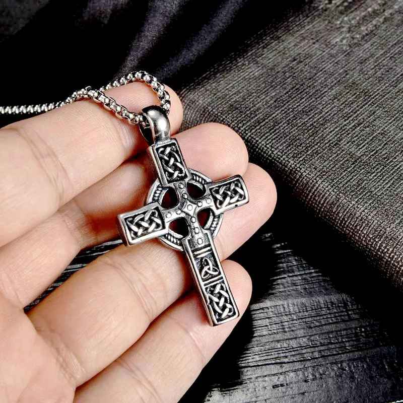 Pendant Necklaces Vintage Viking Celtic Knot Pattern Cross Necklace Men Stainless Steel Chain Jewelry Amulet WholesalePendant