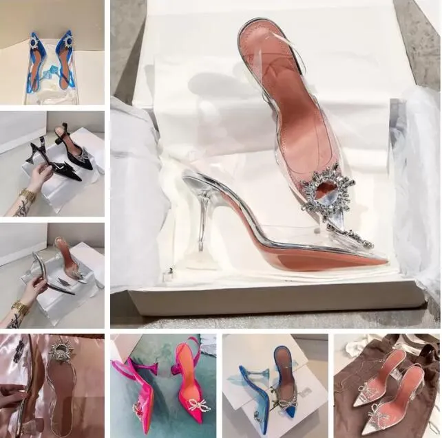 2022 Klänningskor Begum Bowknot Crystal Spänne Transparenta Diamant Sandaler Shine Cap Toe Heels Tips med den tomma sexiga kvinnans sko sommarfe