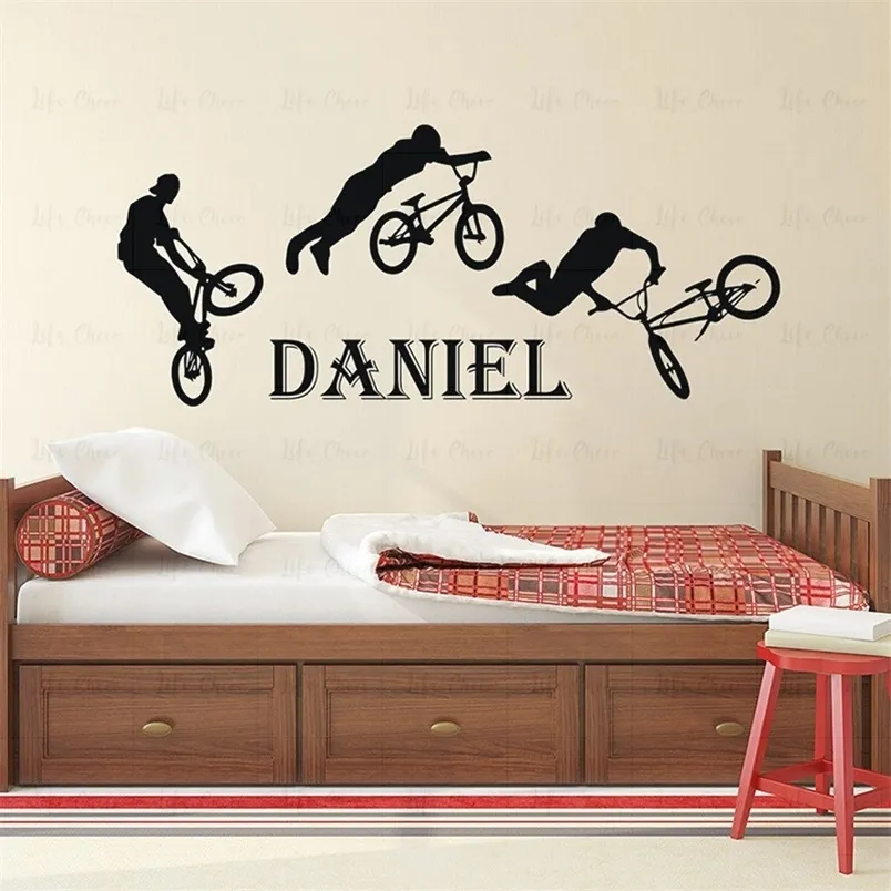 Teen Boys Nome Decal BMX Freestyle Jumping Bike Vinyl Wall Sticker personalizado Nome personalizado Adolescentes Decalques de decoração do quarto dos meninos 220621