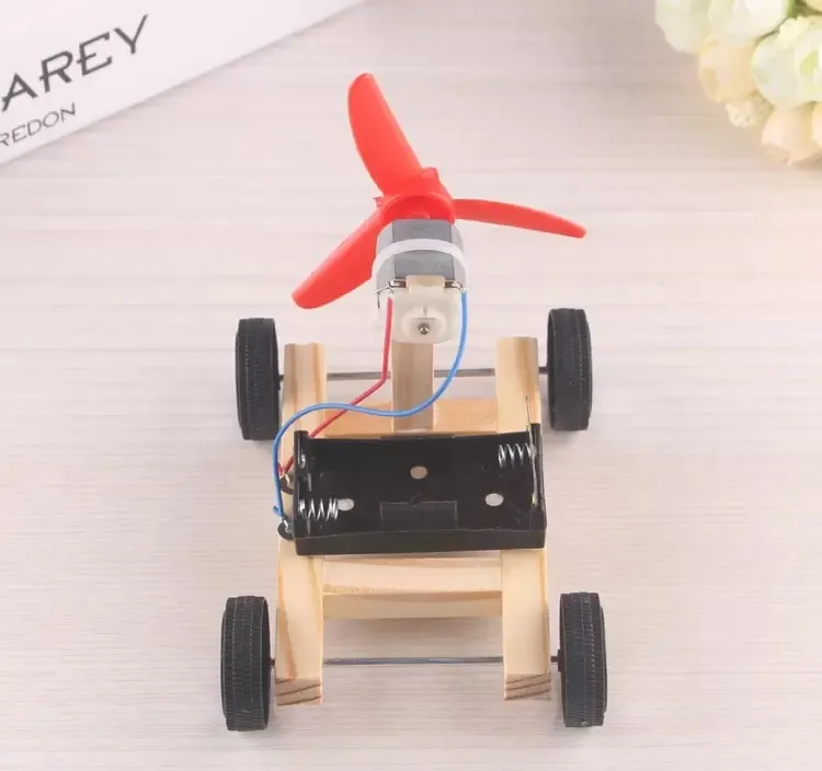 DIY Wind Power Car Small Production Science and Technology Educational Model Gemonteerd Speelgoed Creatieve Nieuwheid Geschenken voor kinderen
