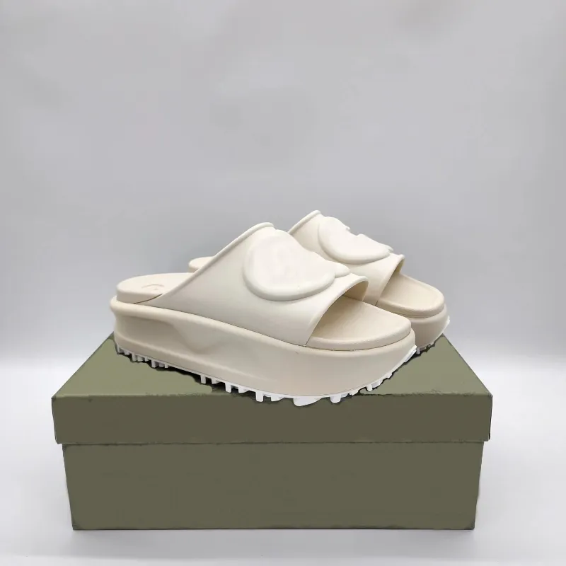 Zapatillas de diseñador de plataforma Sandalias de goma de espuma de sandalia deslizante de marca de moda para mujer con caja