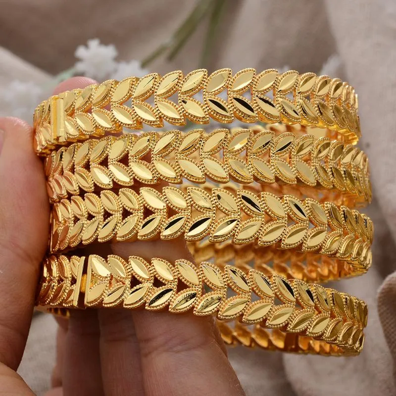 Braccialetto da 4 pezzi/lotto design di lusso 24k Dubai oro braccialetti per donne gioielli braccialetti africani ornamenti da sposa da sposa ghiftsbangle