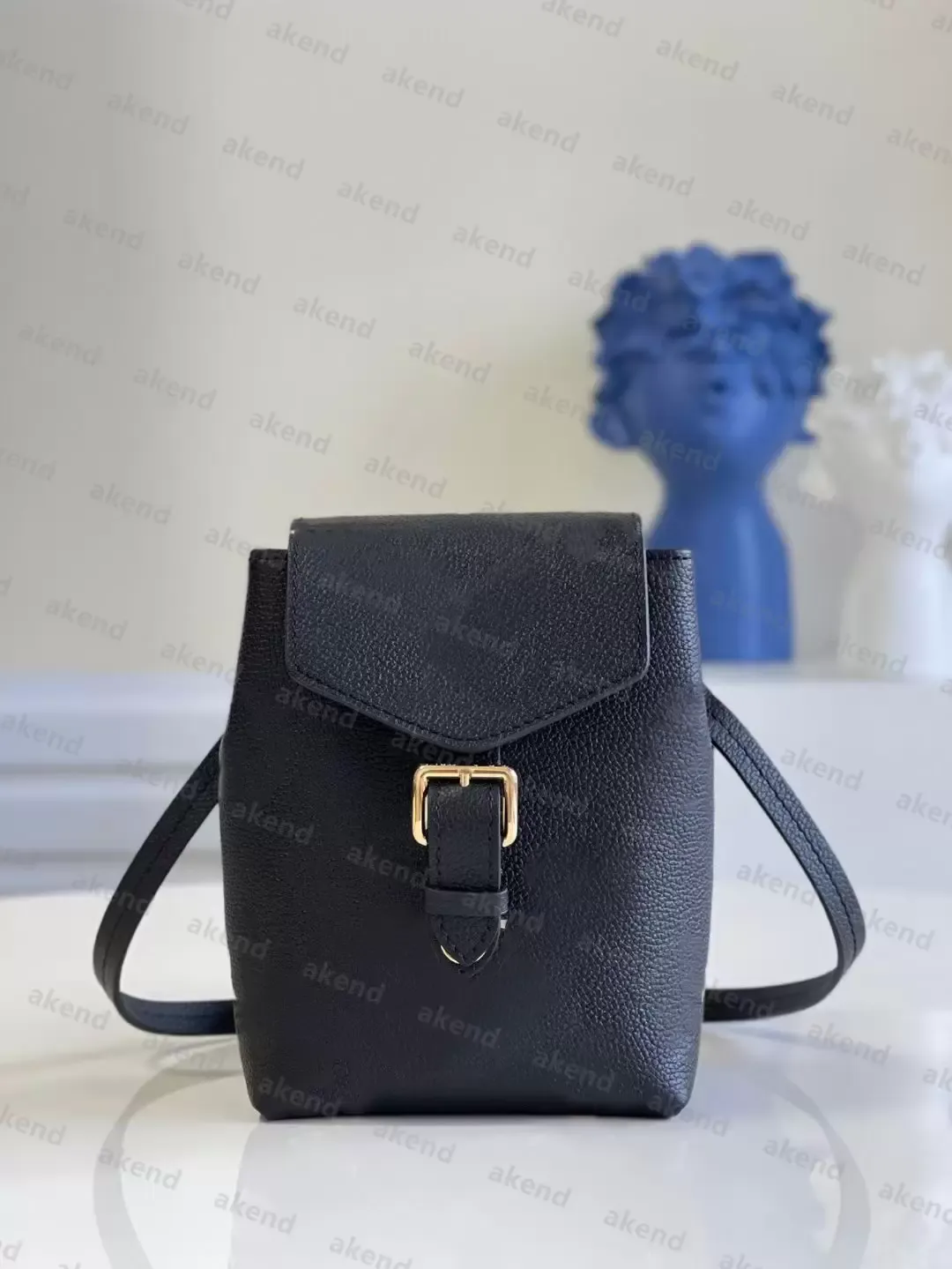 Högkvalitativ äkta läderdesigner Luxury Ryggsäckar Tiny Handväska Bag Axel Väskor Svart Brev Embossing Fashion Zipper Resa Backp