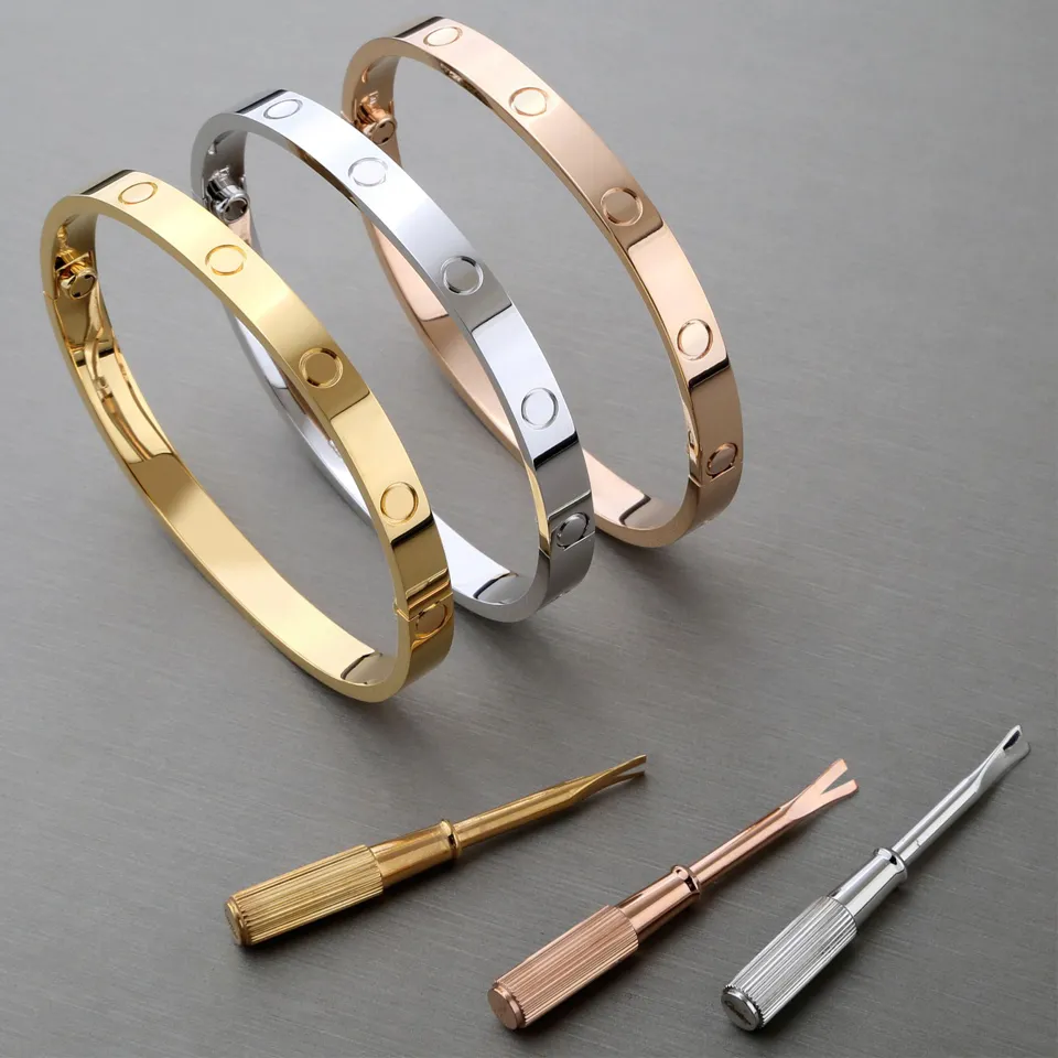 Cartier love bracelet)(Cartier screw bracelet)GOLD | R3plicaJ3welz