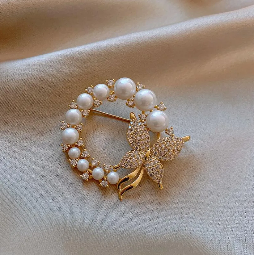 Spille a farfalla con perle di diamanti in argento oro per le donne Abito da sposa temperamento fan letterario Broch Pin Spille di fidanzamento per la sposa Accessori di abbigliamento