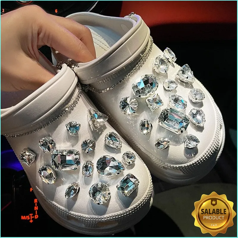 30pcs strass et 1m Chaîne Croc Charms Designer DIY Chaussures Decaration Accessoires pour JIBS Sabots Enfants Garçons Filles Cadeaux 220527