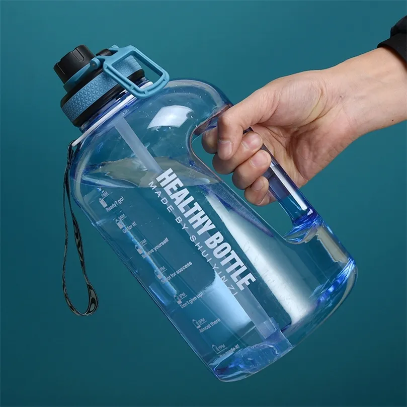 2.2L Grote capaciteit fles sportwater voor buitenwandelen Klimmen Een gratis draagbare transparante fitness gym ketel 220329