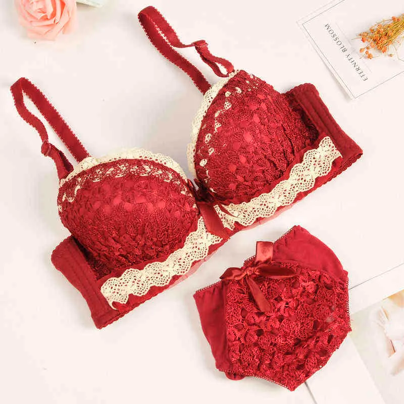 Soft Unlined Edges Red Lace Bra Set For Women Plus Size 3/4 Cup