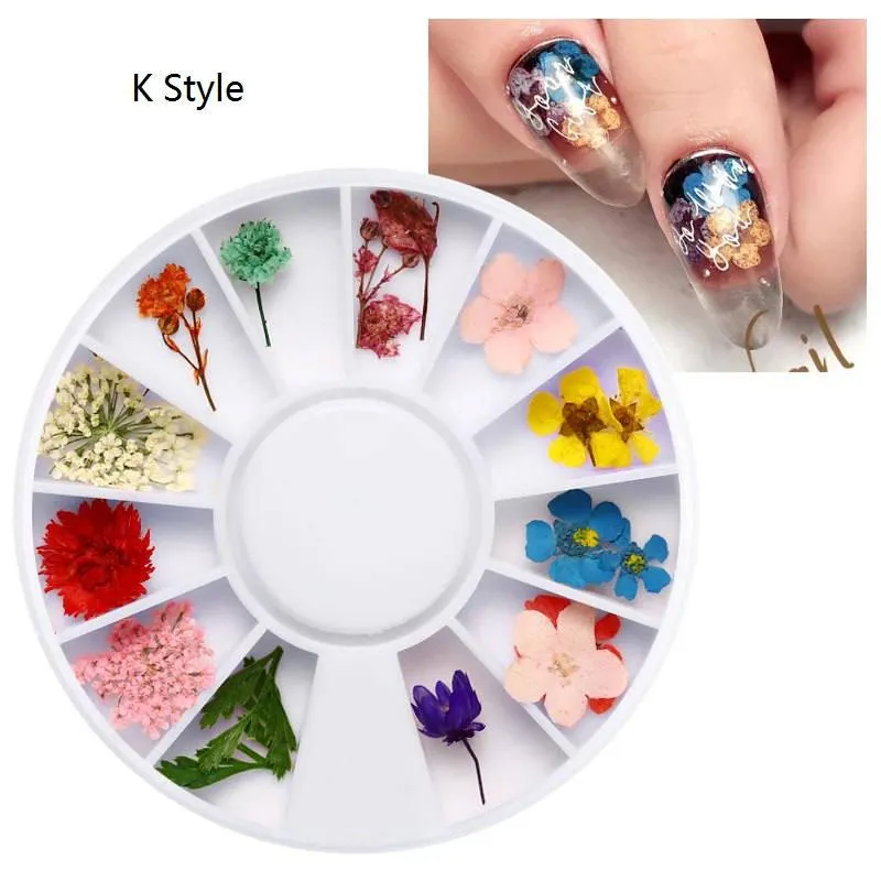 Torkade blommor Nail Art Decorations 3D Natural Daisy Gypsophila Konserverad torr blommig DIY Stickers Manicure Decor