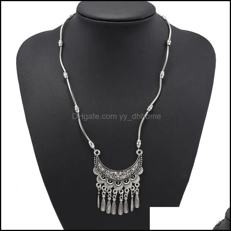 Vintage Bohemian Metal Tassel Necklaces Pendants for Women Jewelry Big Statement Carved Flower Geometric Pattern Bijuterias