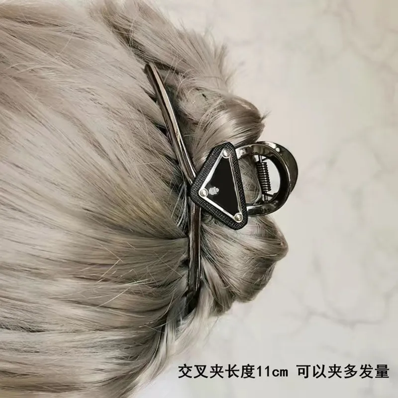 Charm Crystal Triangle Hair Clips Boutique Barrette Brandbrief Haarnadel Frauen Hair Accessoires Designer Modeschmuck