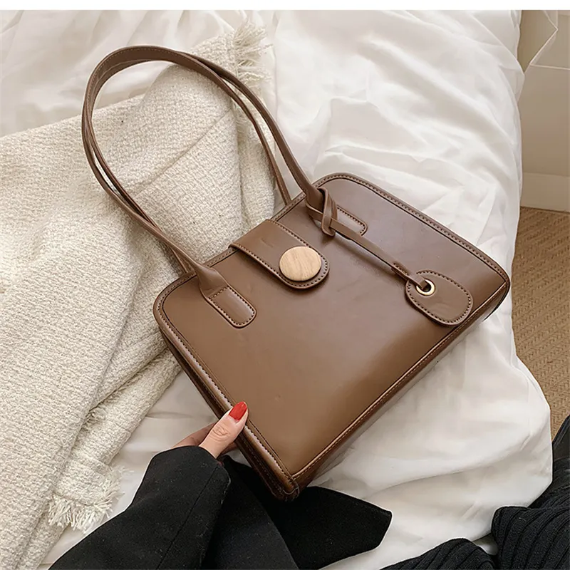 2022 New Autumn and Winter Womens Bags European American Fashion & Trend round Buckle Tote Bag Shoulder Bag