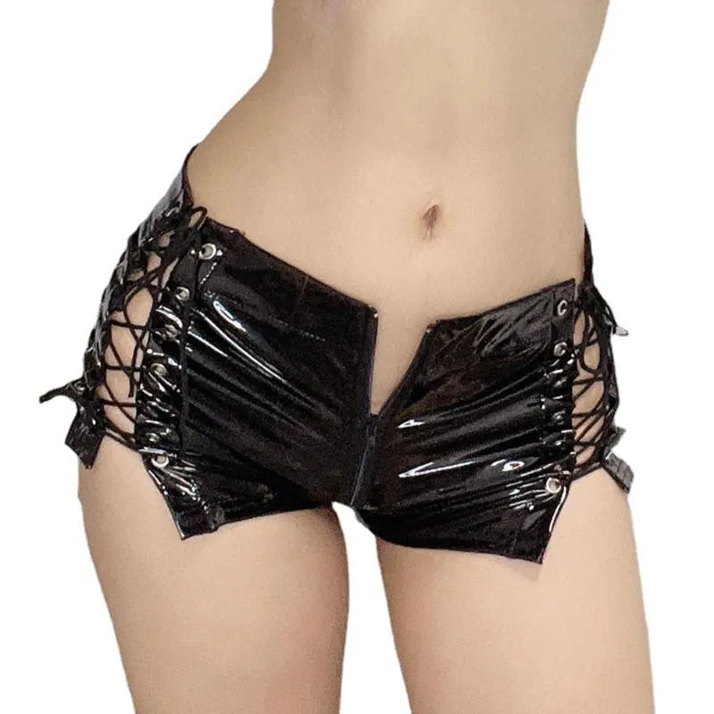 Shorts pour femmes Sexy brillant PVC PU cuir pantalon femme été court serré fermeture éclair ouvert entrejambe femmes Bandage évider tenues de boîte de nuit