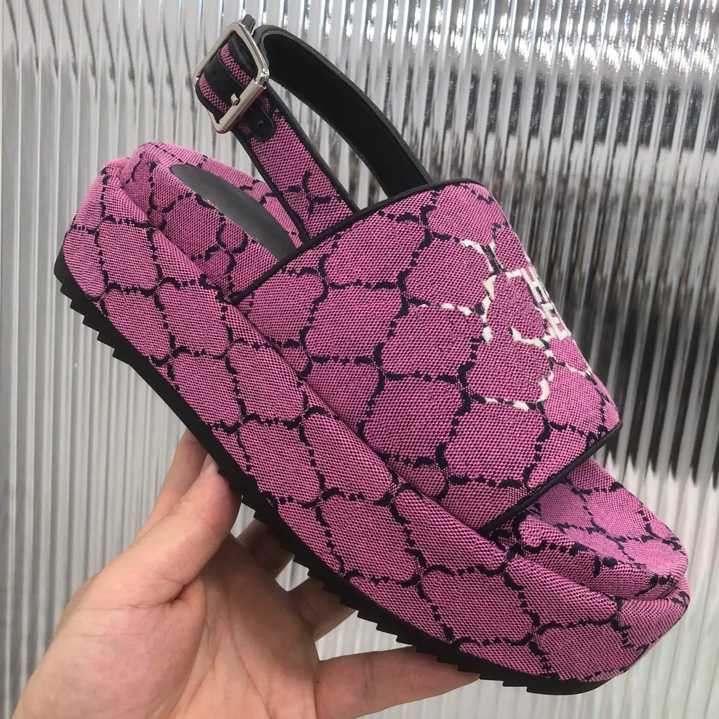 2022 new Fashion G Women Sandals Slippers Designer Luxury Flat Heels Herringbone Slippers Back Strap Embroidered Platform Rubber Sandal Leather Tops 35-40 us 4-9