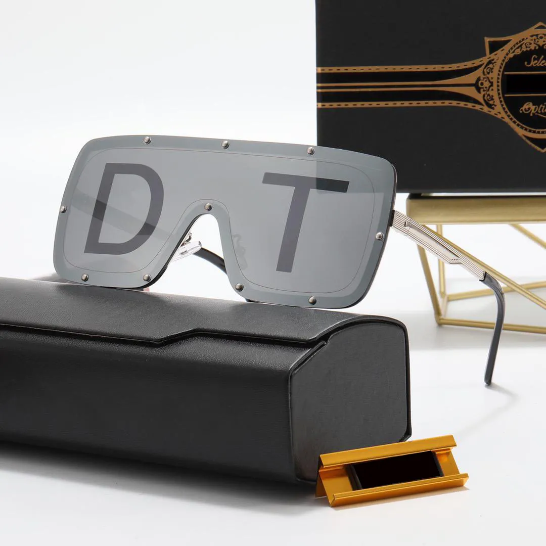 Polarized Sunglasses for Men and Women Vintage Square Metal Frame Eyewear with Case
