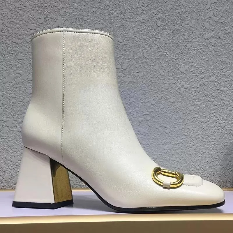 2022, tacones de lujo a la moda de alta calidad, botines de tacón medio para mujer con dedos de horsebit, zapatos de tacón grueso con botones de cuero genuino, zapatos de mujer