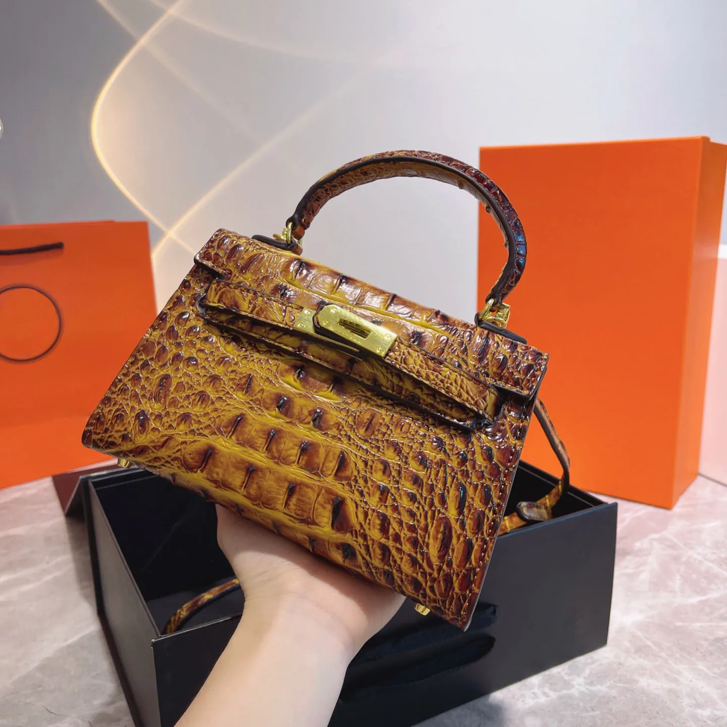 Tygväska Kvinnor Handväskor Purse Totes Designers Handväska Luxurys Letter Shoulder Bag Crocodile Mönster Elegant mångsidig stor kapacitet plånbok olika bra trevligt trevligt