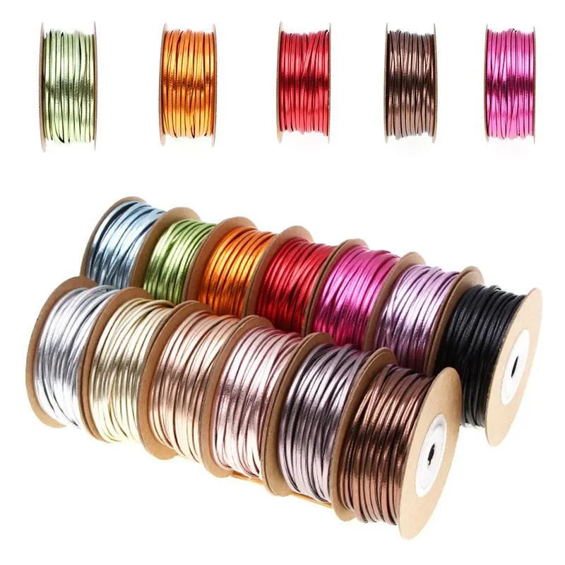 Garn 15m / Rull 2mm Flat PU Läder Rope Guld Silver Multicolor Flätat För Halsband Armband Göra DIY Kläder Decor Supplies