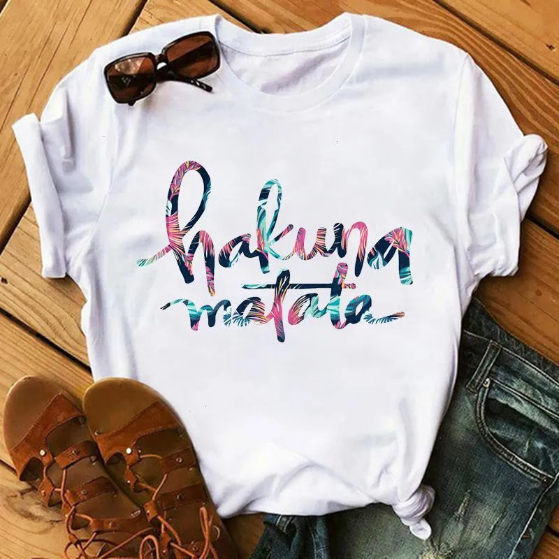 Hakuna Matata Letter Drukuj Kobiety Kobiety Kobieta Kobieta Summer Harajuku krótkie rękaw Białe T Shirty Cartoon Casual Woman Tops Ubrania