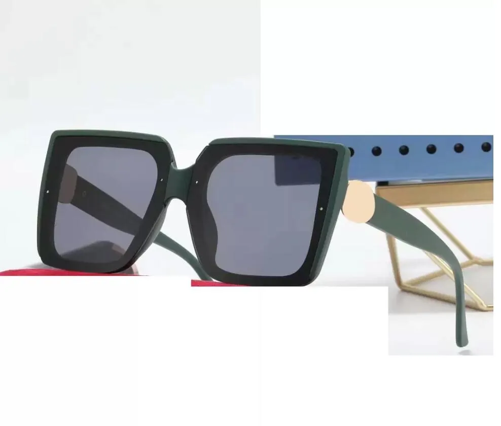 1pcs com case Summer Woman moda moda ao ar livre óculos de sol gradiente de vidro Dirigindo óculos de sol Lady Big Square Frame Proteção de praia Dazzling Sunglasse Driving Driving