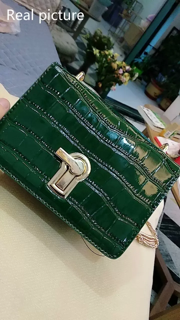 Mini sac à rabat carré 2021 été nouvelle qualité en cuir PU femmes sac à main design pierre motif serrure chaîne épaule sac de messager