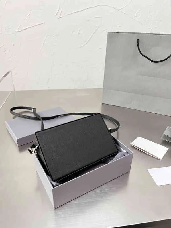 Einfache schwarze kleine quadratische Box -Umhängetaschen Frauen Handtasche Leder Designer Crossbody Weibliche Geldbörsen 220315