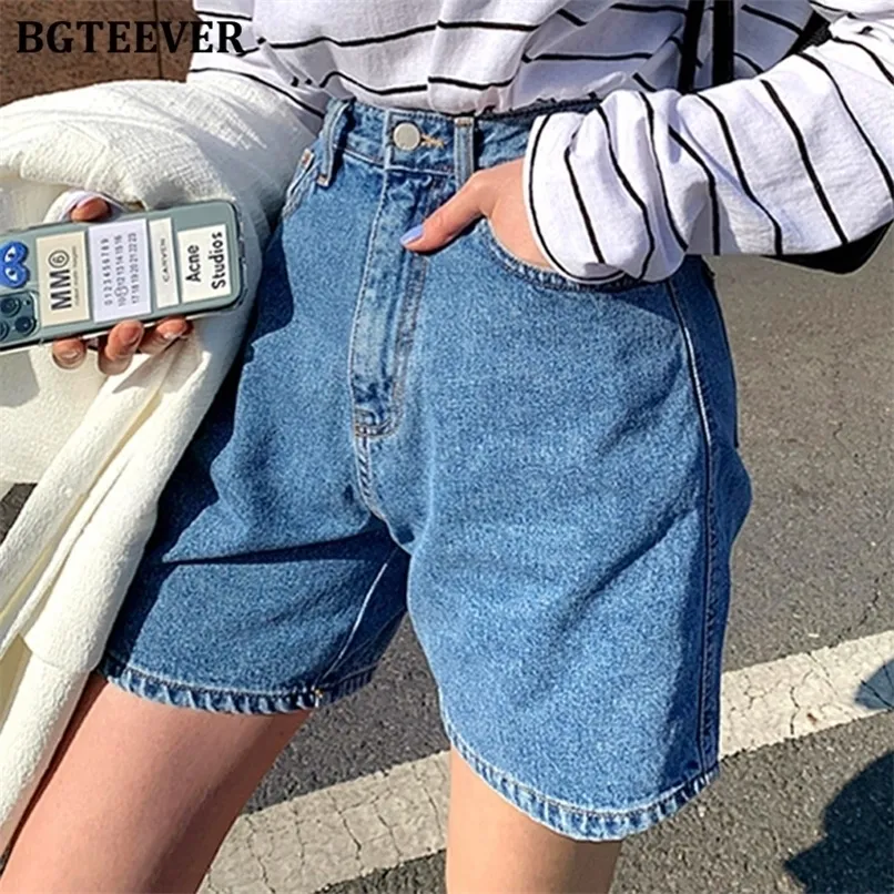 BGTEEVER décontracté taille haute droite jean Shorts été poches lâche femme bleu Denim Shorts dames haute rue bas 220527