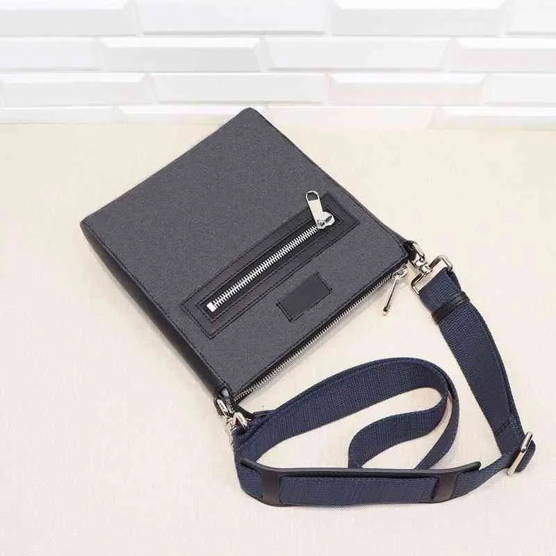 Messenger Bags, classic fashion style, various colors, the best choice for going out, size:21 * 23 * 4.5 cm, D152 
