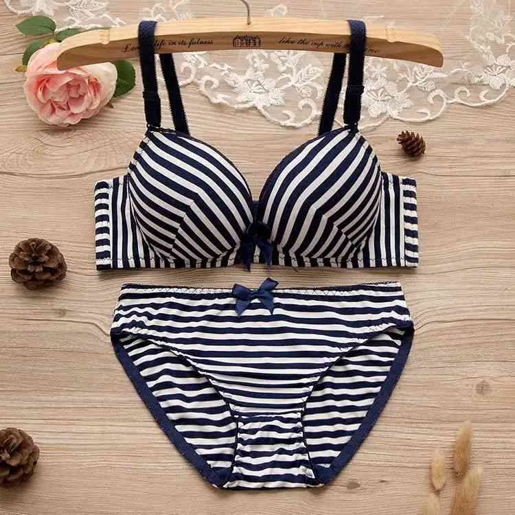 Designer Beach Thong Fashion Swimsuit Bikini Set Suit Junior High School Studenti universitari, Biancheria intima per ragazze e studiosi, Nessun anello d'acciaio, Reggiseno arricciato sexy, Reggiseno sottile