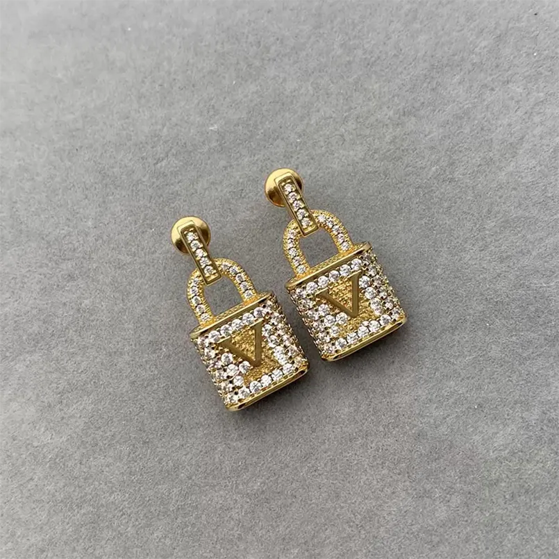 Mens Luxury Designer Lock Earrings For Womens Earring Charm Fashion Diamond Studörhängen Smycken Letter L Gold Silver Hoop Earring 2206084D