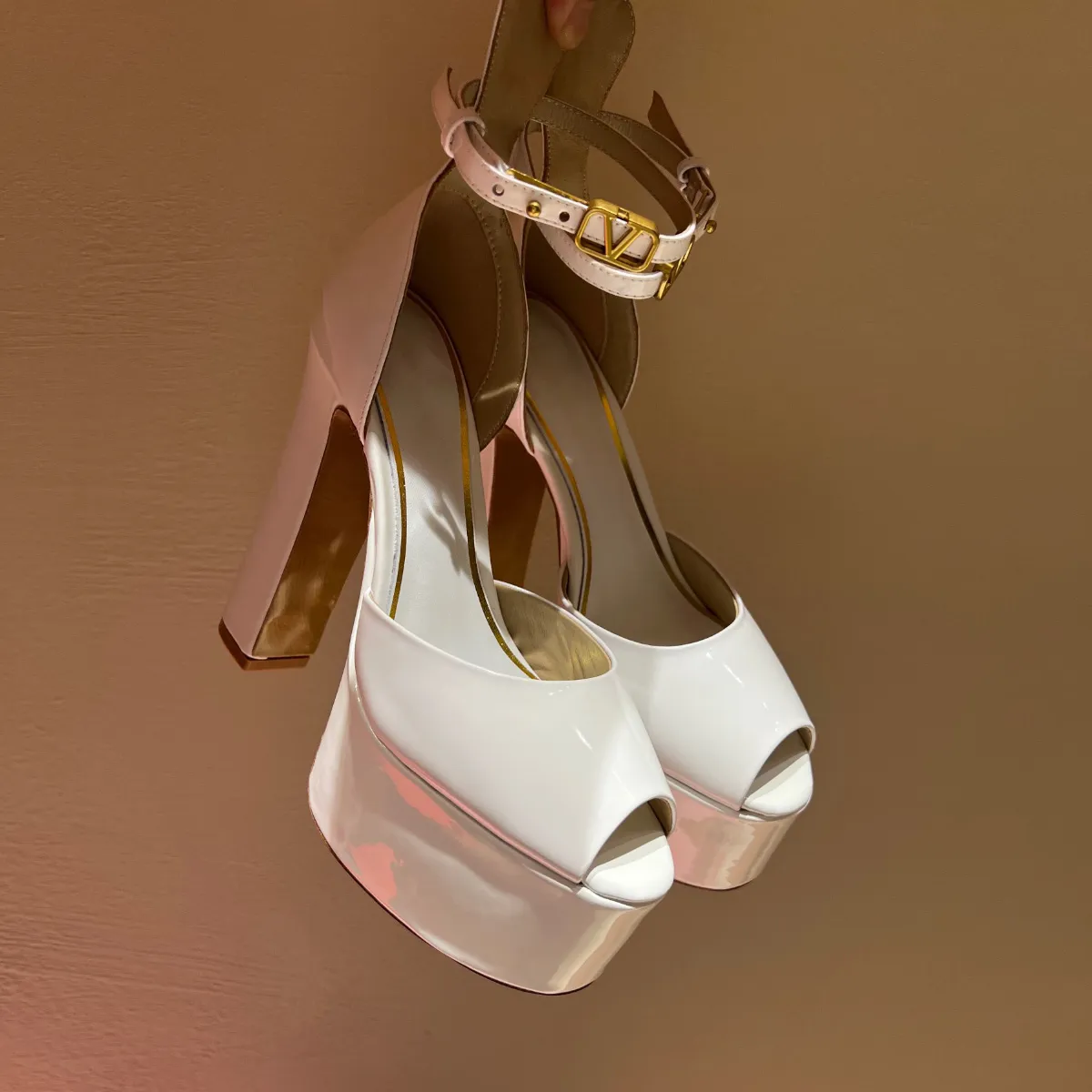 Buy White Heeled Sandals for Women by Flat n Heels Online | Ajio.com