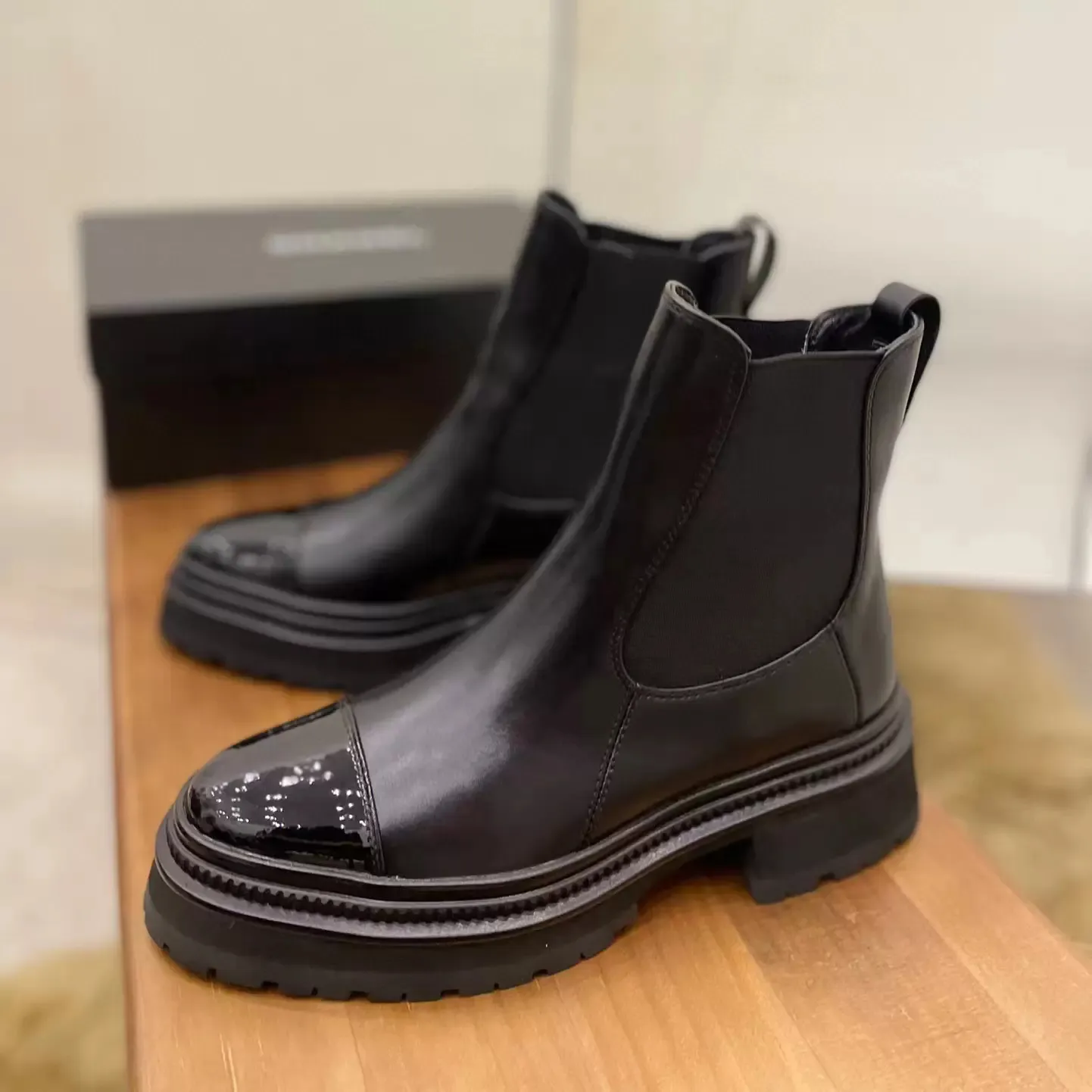 Nieuw zwart lederen enkel Chelsea laarzen platform slip-on ronde platte laarsjes dikke halve laars luxe ontwerper hoge topschoenen voor vrouwen dikke hakken ridder laarzen